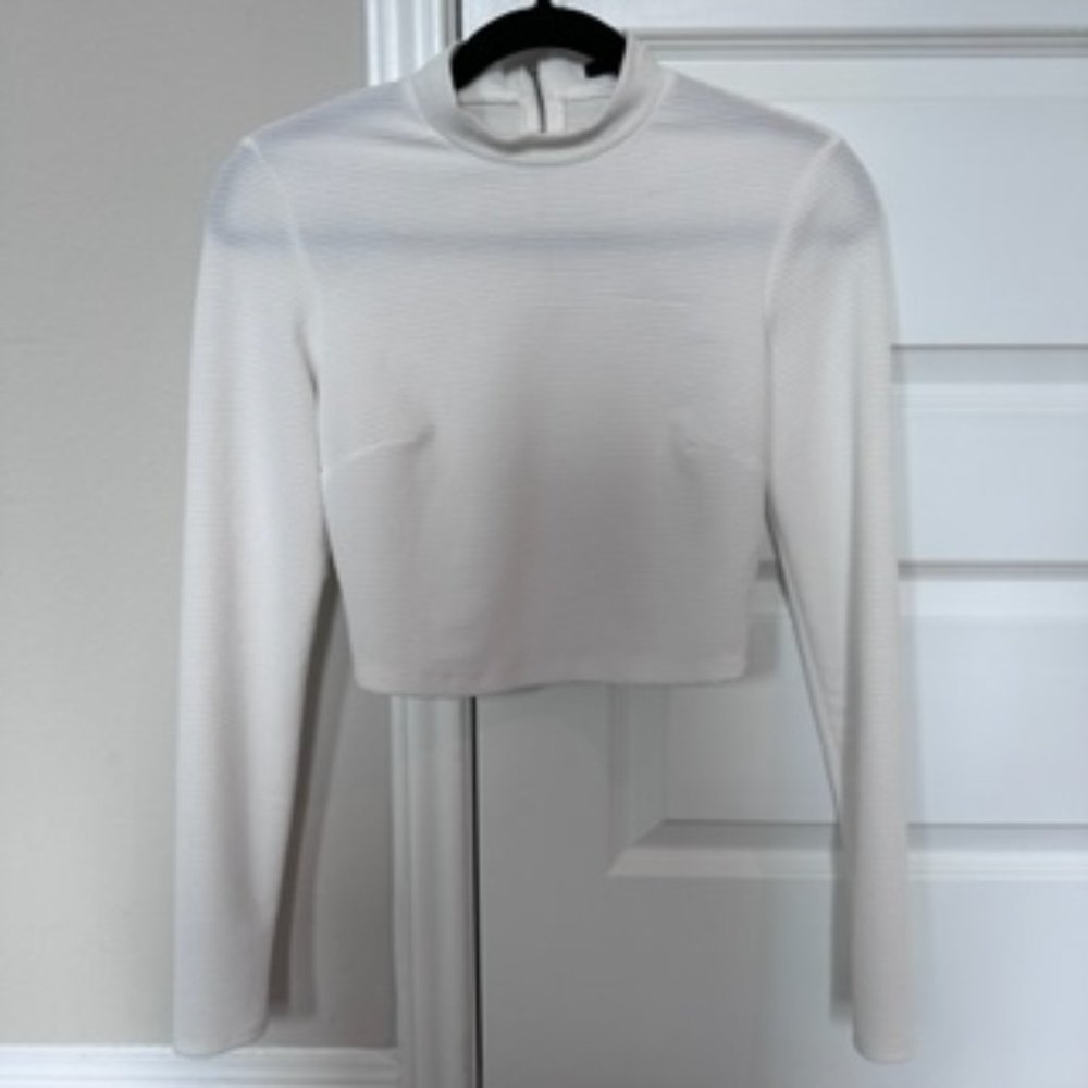 White ribbed long sleeve crop top
